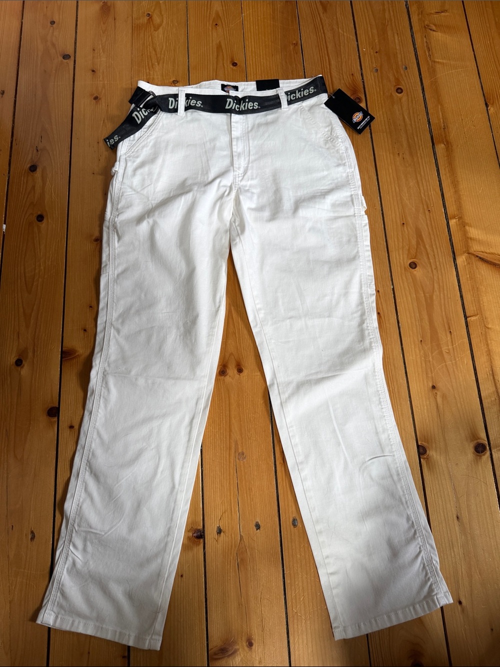 Dickies White Carpenter Pants with Black Logo Belt NWT size 29r